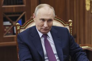 Intanto Putin aspetta Trump per la tregua