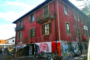Anarchici occupano un edificio per darlo ai clandestini: assolti
