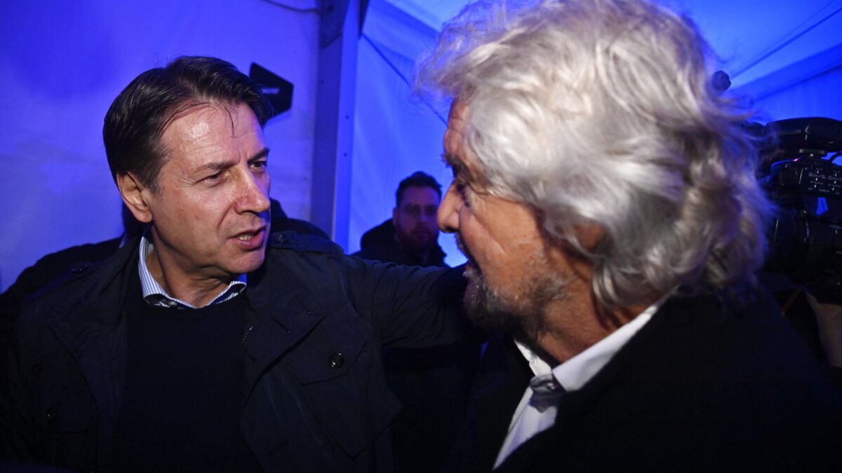Grillo sfida Conte: «Voto falsato, da rifare»