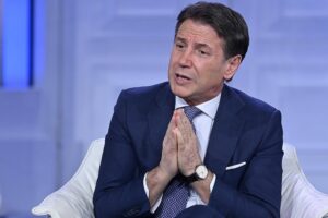 Conte costretto al voto bis teme l’astensione