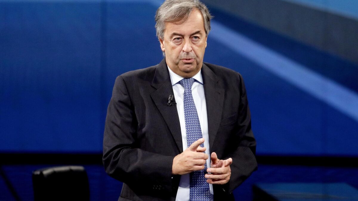 Burioni sui social fa il «maschio tossico» e bullizza le donne