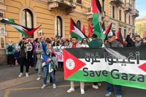 E i pro Pal applaudono i picchiatori