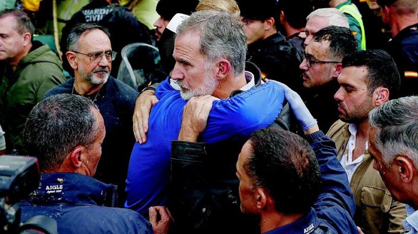Dopo le botte, Sánchez offeso col re perché non è fuggito in suv come lui
