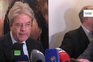Gentiloni: «La manovra ha aumentato lo spazio per gli investimenti in Italia»