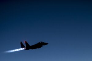 Siria, gli Usa attaccano l’Isis. Che resta una minaccia per l’Europa
