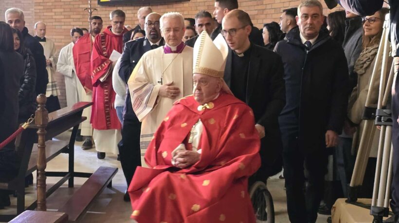 Il Papa invoca speranza in carcere. «Ma nessuna parola per le vittime»