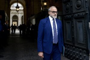 La discesa in campo di Mister Fisco è iniziata con il libro prefato da Re Sergio