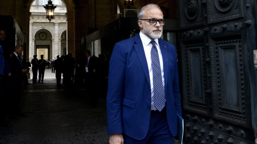 La discesa in campo di Mister Fisco è iniziata con il libro prefato da Re Sergio