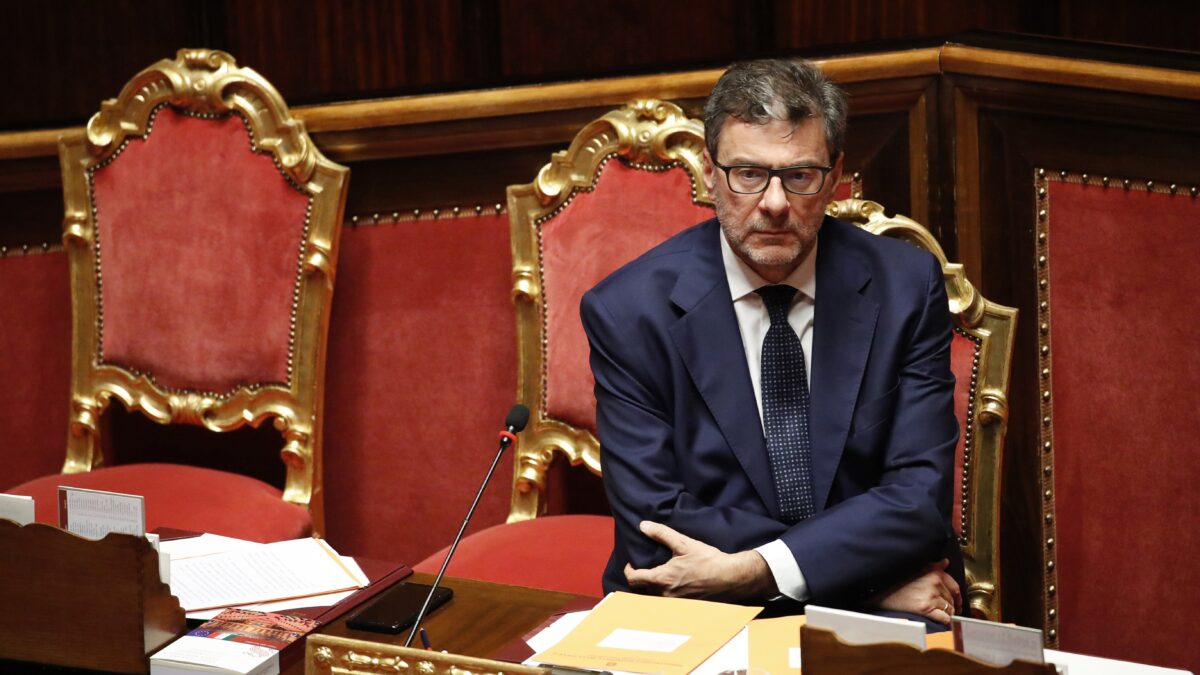 Manovra, salta l’aumento per i ministri