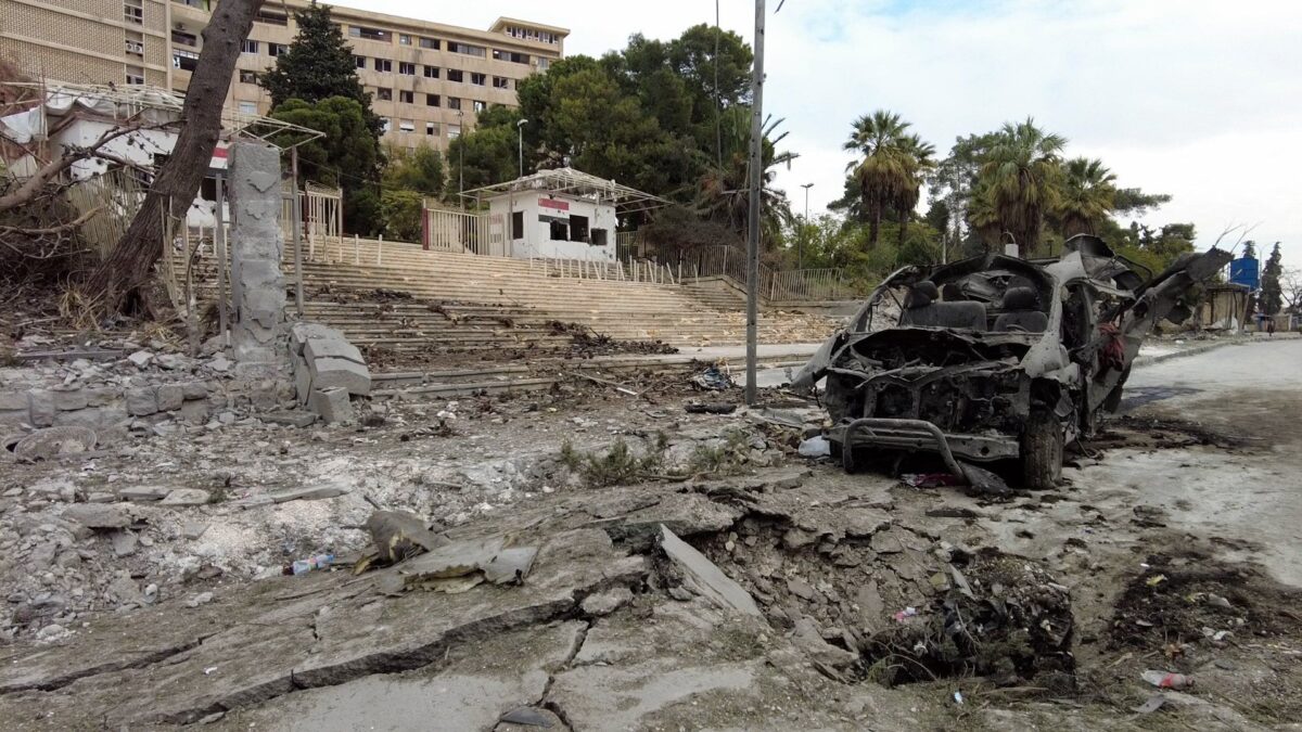 Siria, bombe russe sui ribelli. Per paura degli islamisti Mosca leva le navi da Tartus
