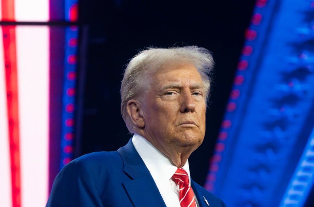 Trump chiede di congelare la legge sul bando di Tiktok negli Stati Uniti