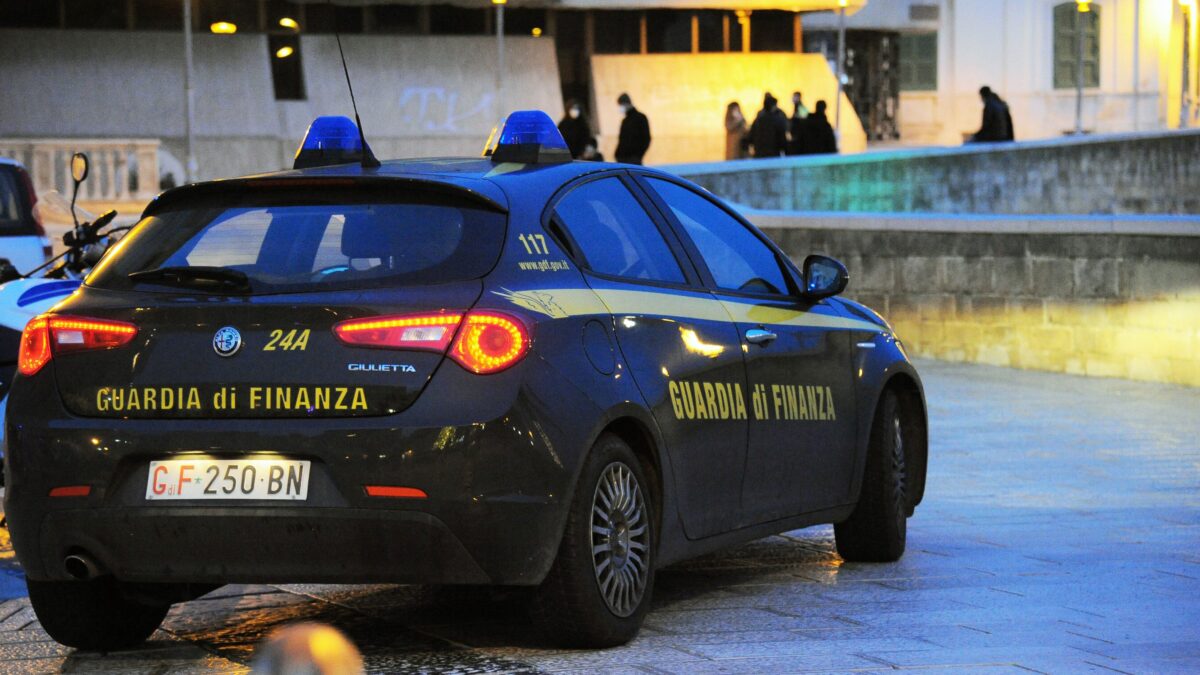 Diplomificio per operatori sanitari. Iscritto anche un pusher toscano