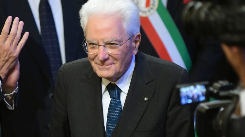 Immigrati violenti scatenati, ma Mattarella apre le porte