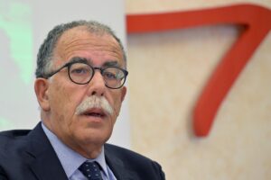 Caro Ruotolo, la coerenza le fa un… baffo