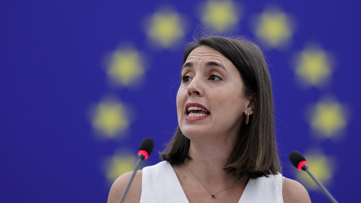 Imboscata delle femministe ai trans. In Spagna è faida tra i socialisti