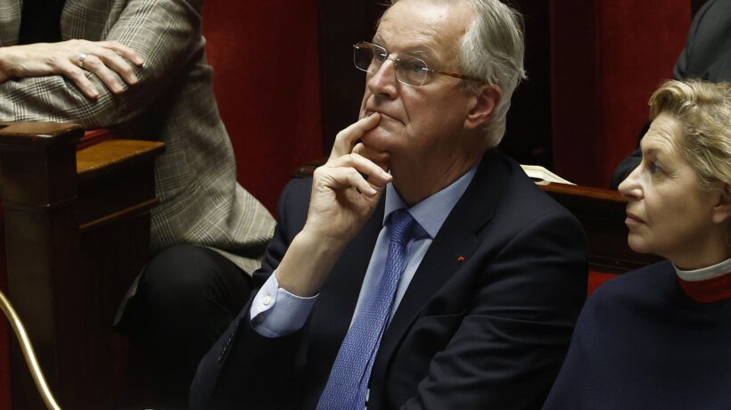 Barnier sfiduciato, Francia nel caos. Macron scommette su una nomina lampo