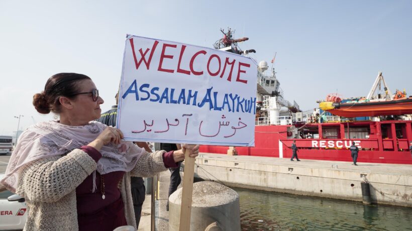 Più blocchi a navi e aerei, che colpo alle Ong