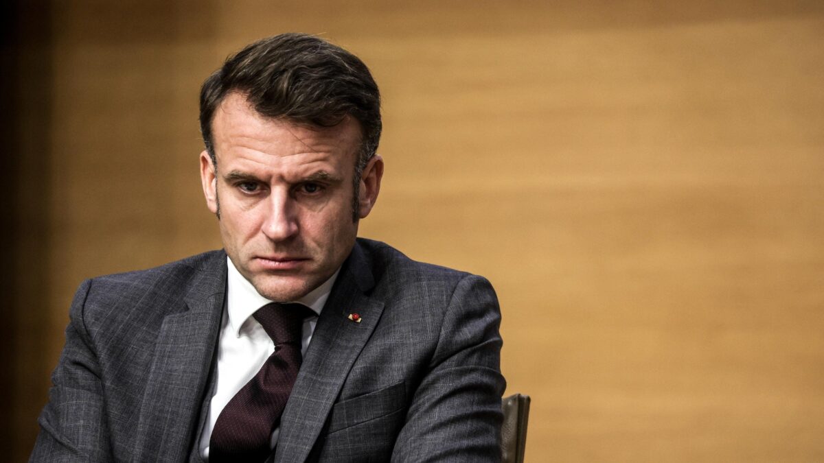 Macron in affanno. La Le Pen lo minaccia: «Sfiducio pure il tuo nuovo premier»