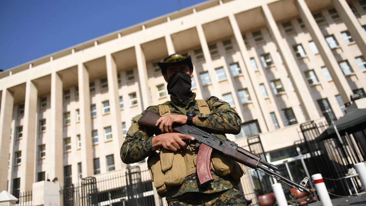 In Siria inizia il cambio di regime. I ribelli: «Non imporremo il velo»