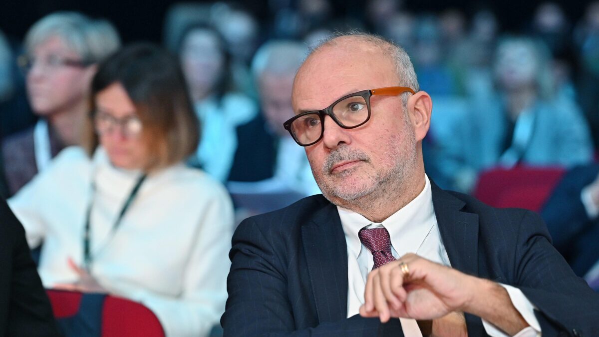 Schillaci crei una commissioneper mettere fine a balle e insulti
