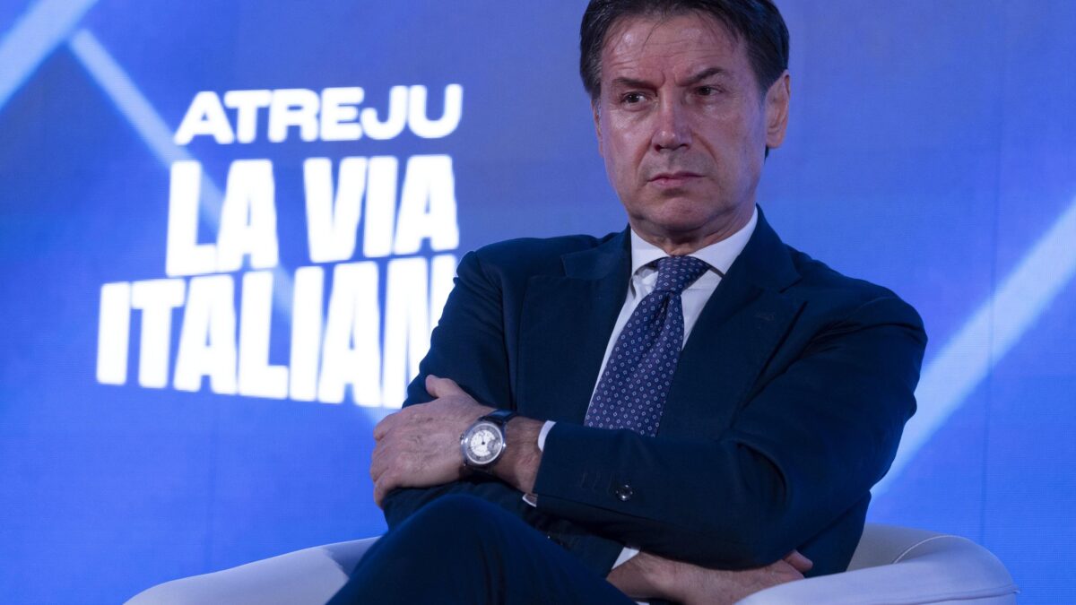 Conte manda siluri alla Schlein e torna a corteggiare Pechino