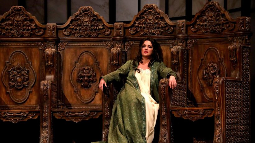 Milano riabbraccia la forza di Verdi. Fischi per la Netrebko: «È russa»