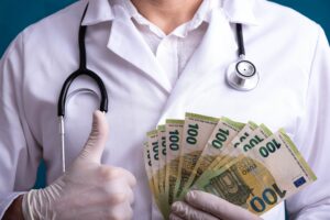 «Mia figlia operata troppo in fretta: per fare le transizioni la sanità vola»