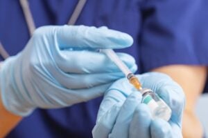 «Non è vaccinato»: non lo operano.Malato di cuore rischia di morire