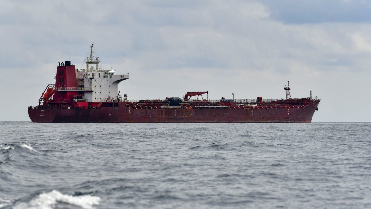 La stangata Usa al petrolio russo lascia a bocca asciutta Cina e India