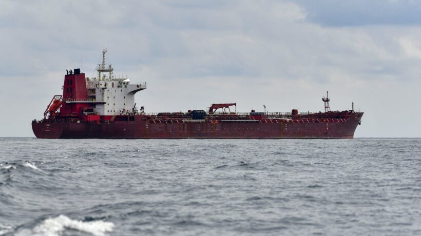 La stangata Usa al petrolio russo lascia a bocca asciutta Cina e India