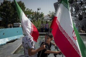 L’Iran recluta bambini e adolescenti per attaccare obiettivi israeliani in Europa