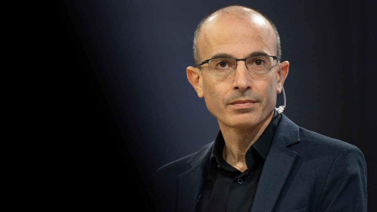 La politica ciancia di tecnodestra e ignora il pericolo transumanesimo