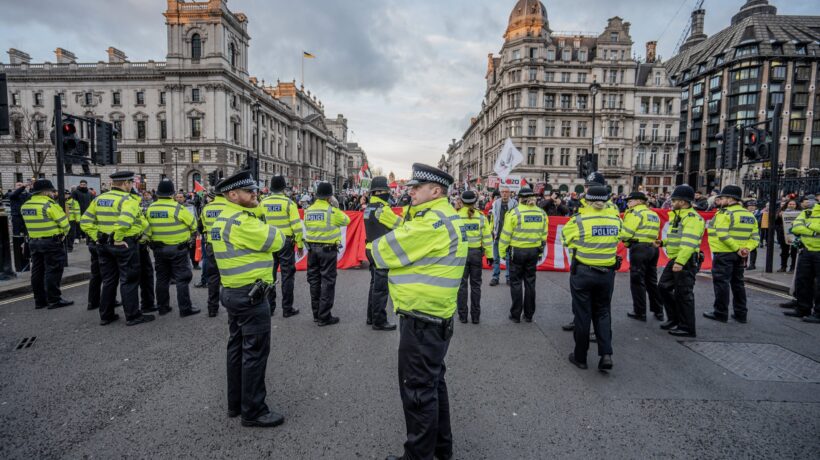 «Polizia inglese rieducata dai progressisti»