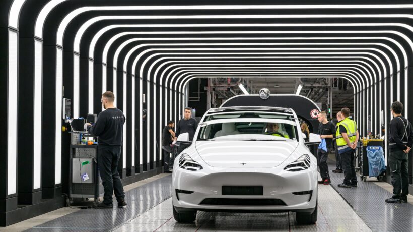 Harakiri Ue: 1,5 miliardi a Tesla e ai cinesi