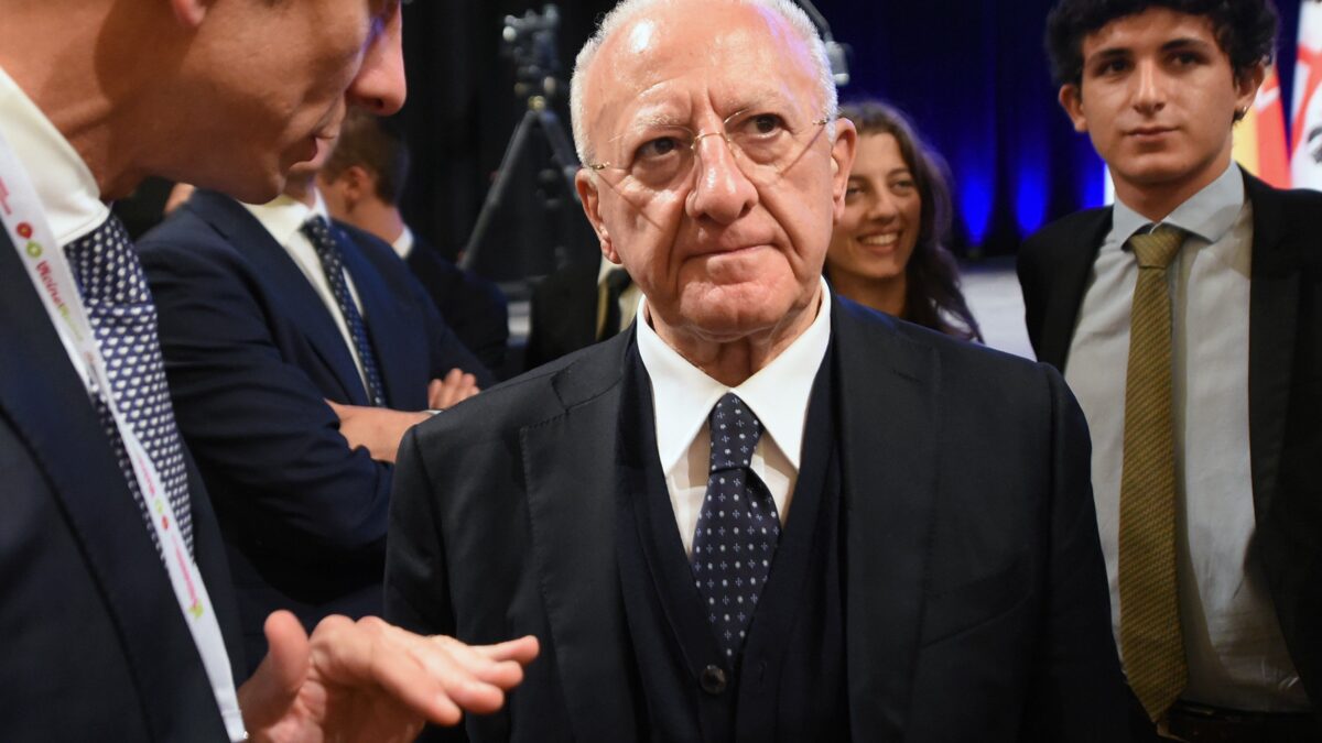 De Luca va in trincea per il terzo mandato