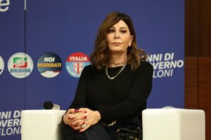Santanchè sempre più isolata. E spunta Zan