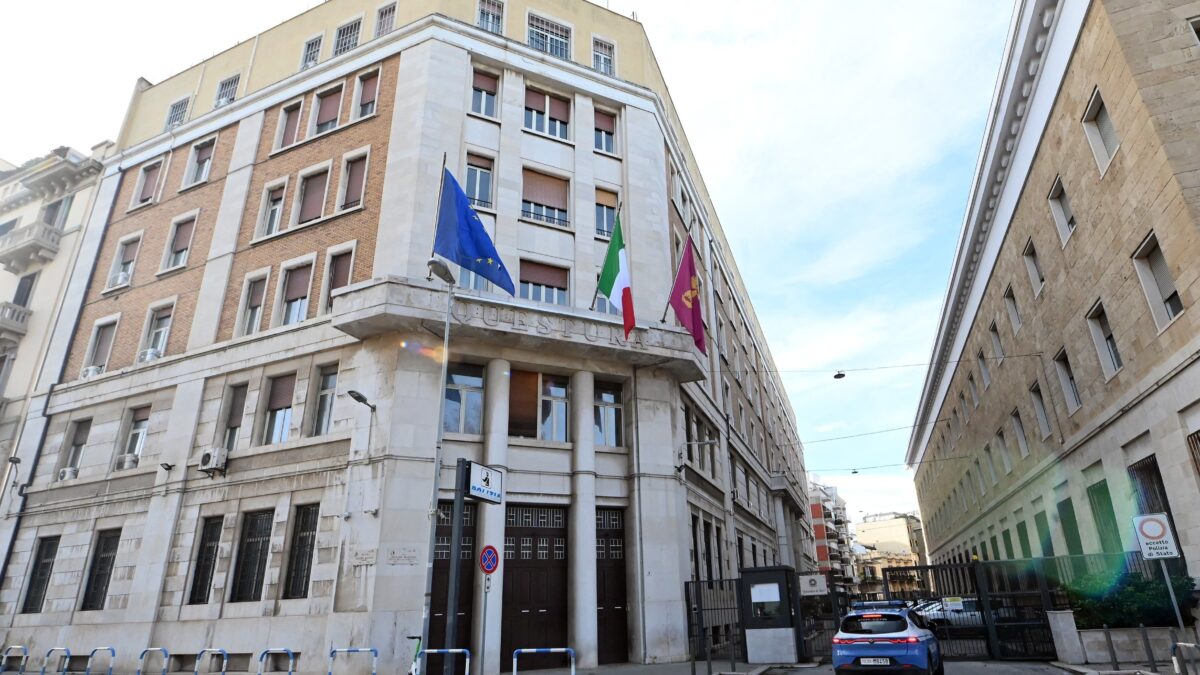 Mafia nigeriana, arrestati 8 pusher a Bari