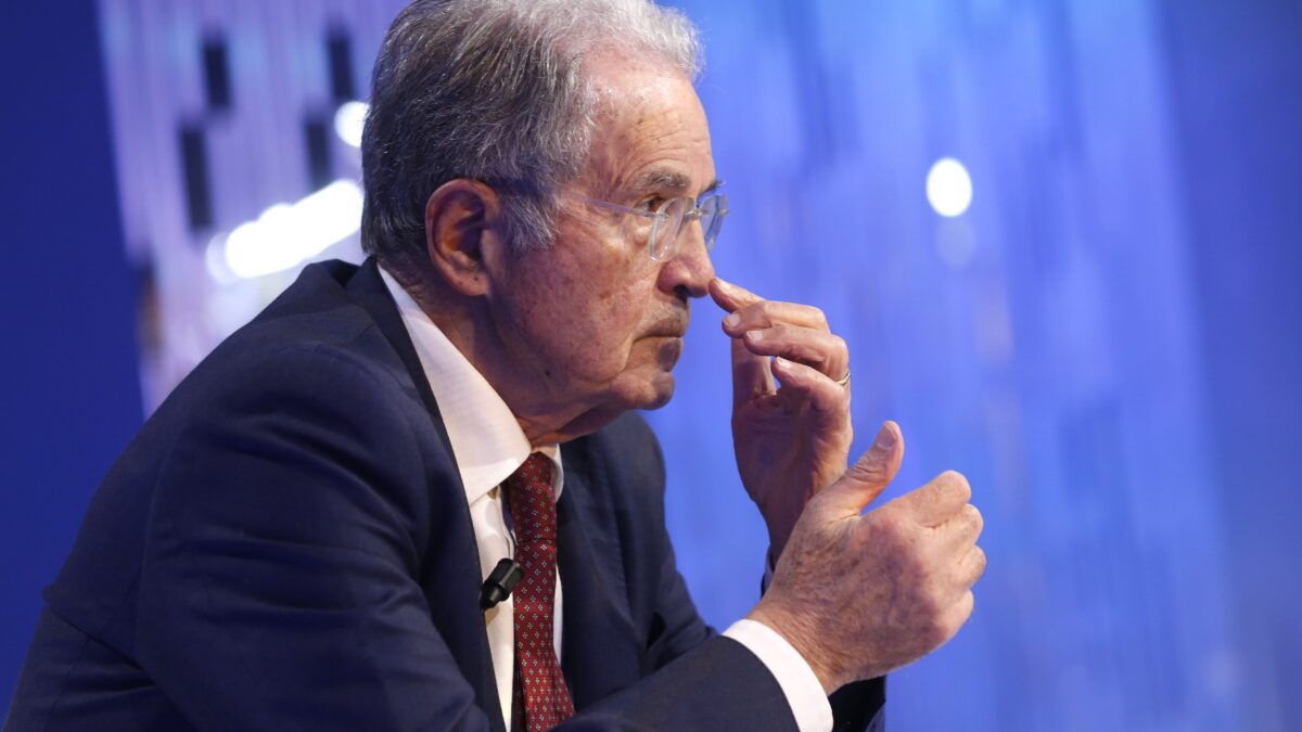 Prodi fa il prezzemolino in tv e pur di azzannare la Meloni si copre di ridicolo sulla Sala