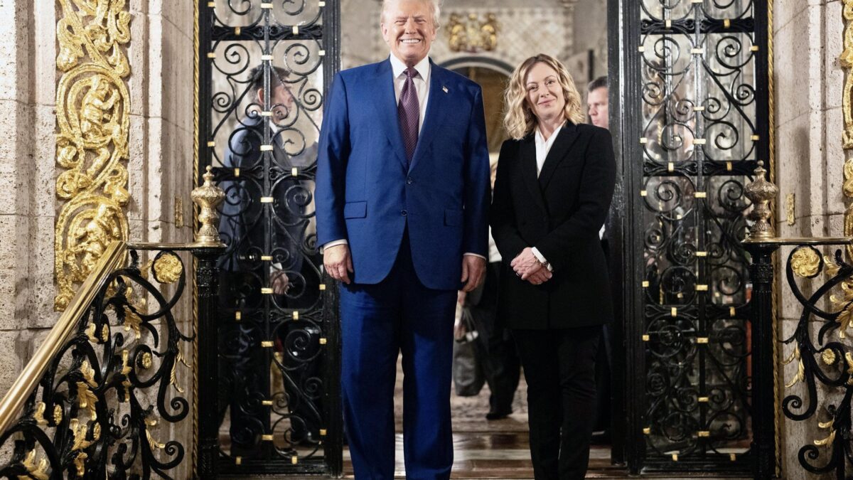 Meloni da The Donald, schiaffo a chi ci vuole isolati