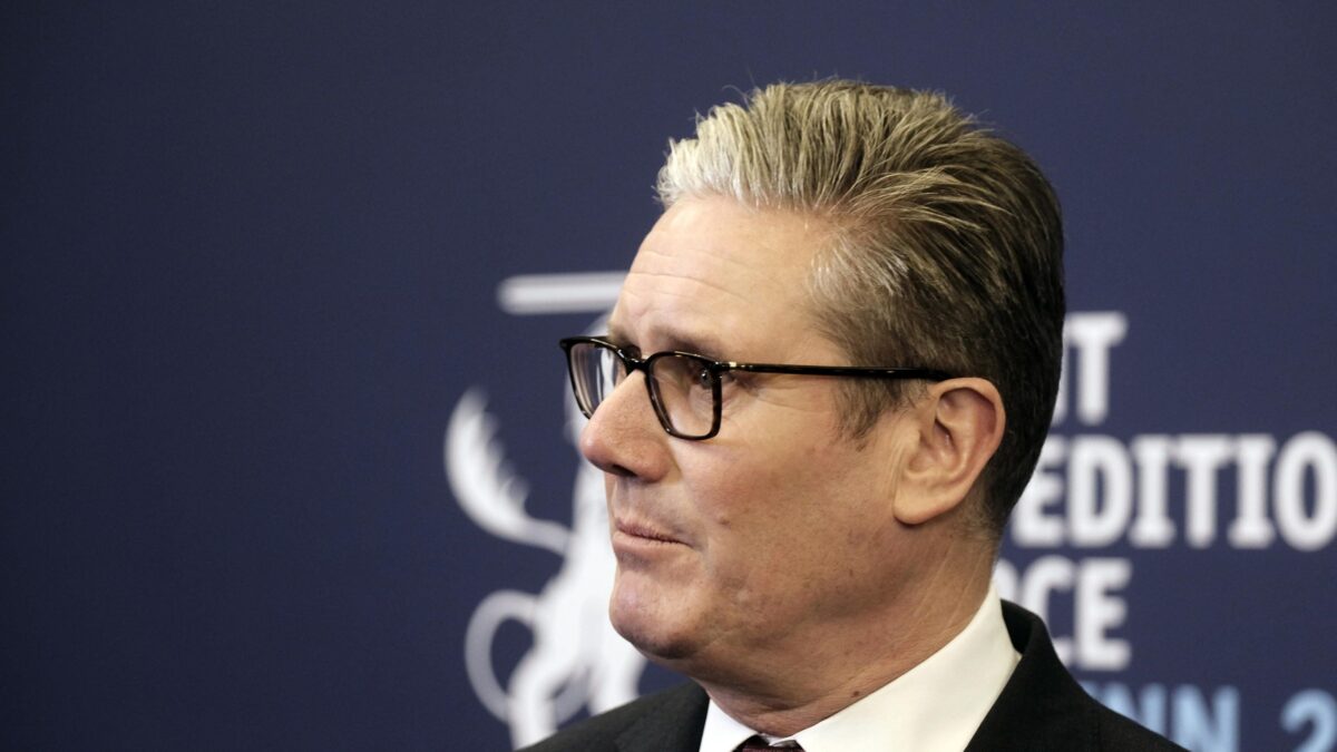 Invece di combattere le gang di pakistani Keir Starmer vuole il reato di islamofobia