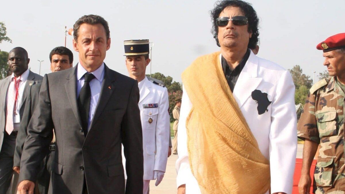 Sarkozy alla sbarra per i 50 milioni che avrebbe ricevuto in nero da Gheddafi