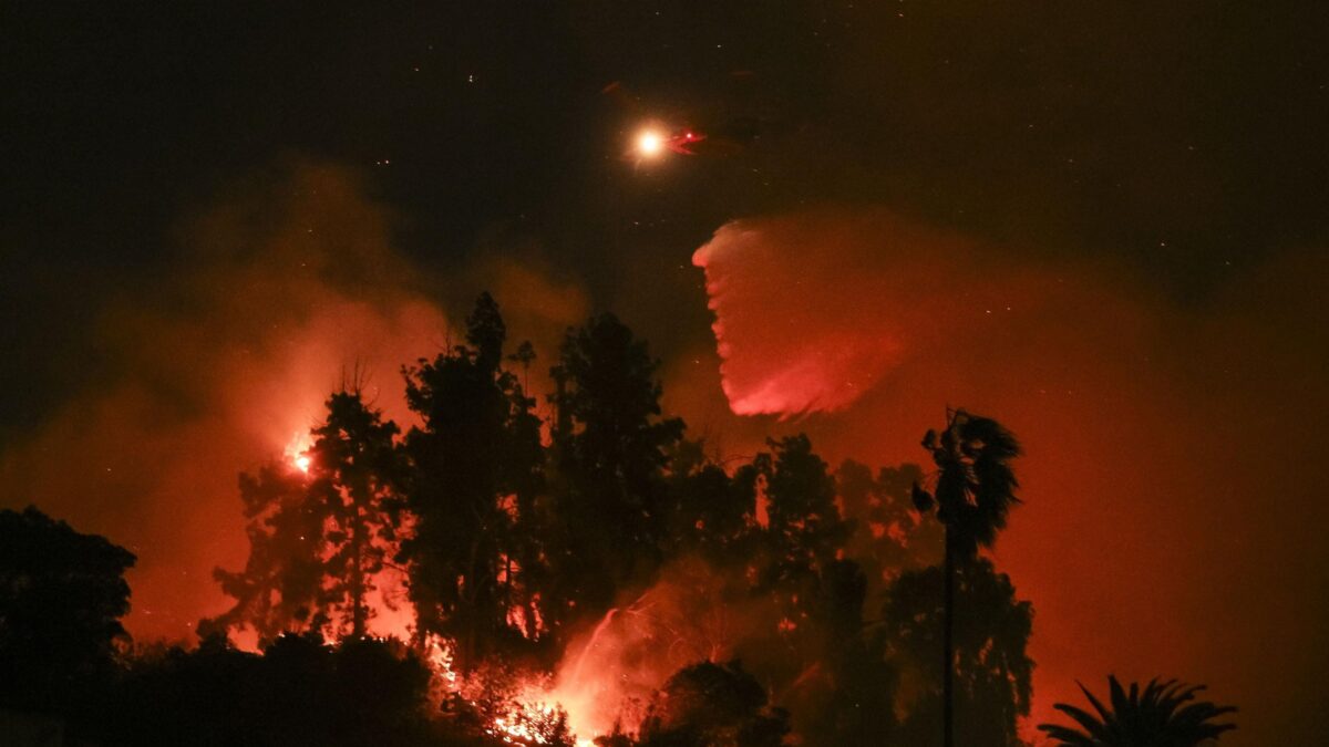Manca l’acqua per spegnere l’inferno di Los Angeles. Fatali i tagli del sindaco dem