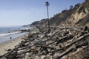 Bacino idrico vuoto Los Angeles, fa acqua solo la difesa dei dem