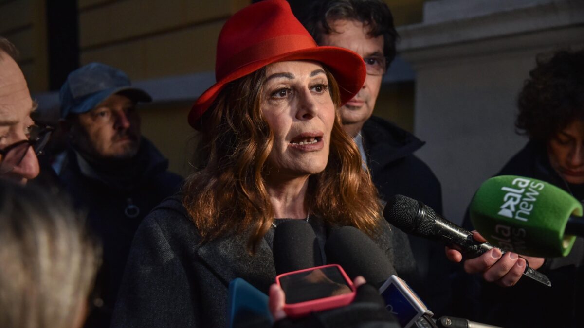 Visibilia, Santanchè va a processo. La sinistra insorge: «Dimissioni»