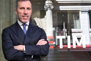Stato e Tim senza intesa. C’è in ballo 1 miliardo per il canone del 1998