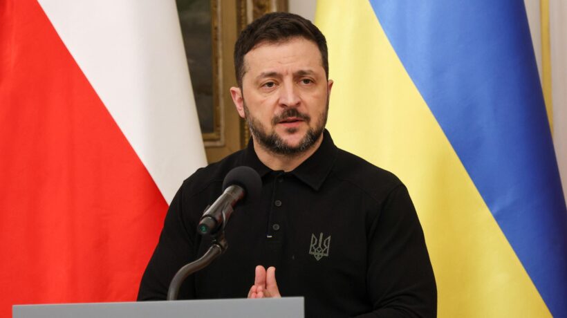 Zelensky pronto alle trattative dopo averle vietate per decreto