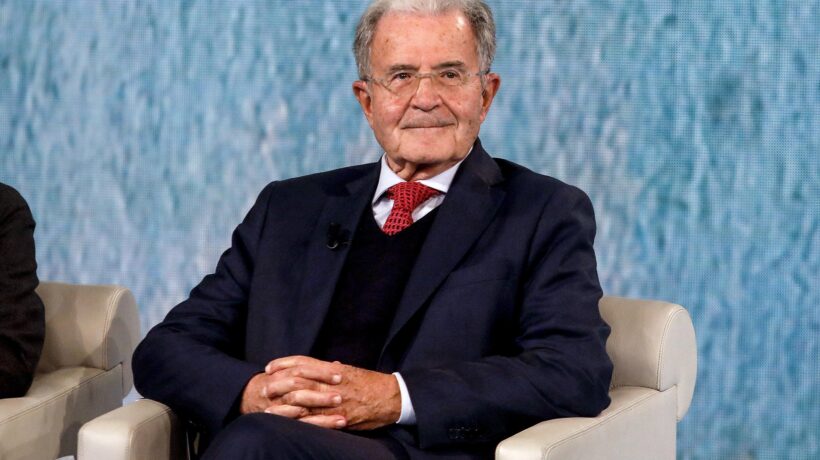 Prodi ci costa un altro miliardo: fece cassa su Tim e ora paghiamo noi