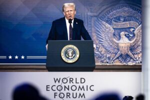 Trump affossa il green: «Un’enorme frode»
