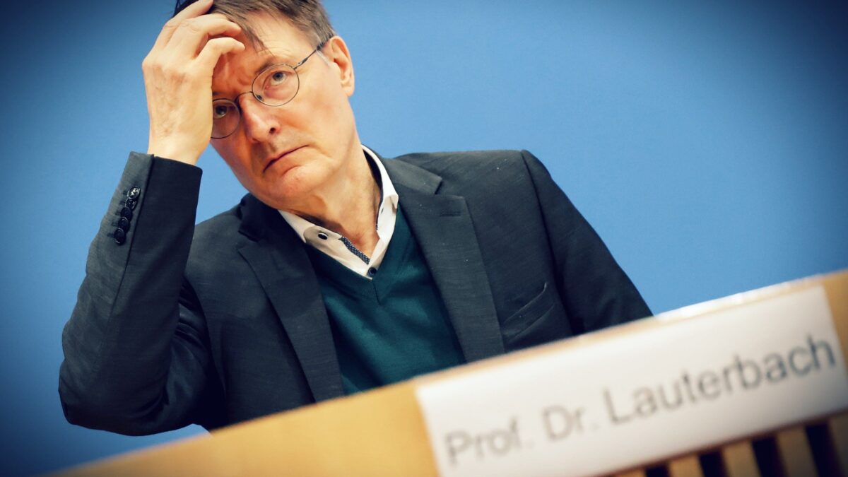 Allarme del ministro tedesco: «Il 30% dei rifugiati è pazzo, molti sono anche pericolosi»
