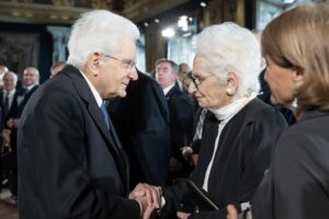 Gli insulti alla Segre fanno comodo a chi vuole imbavagliare il dissenso
